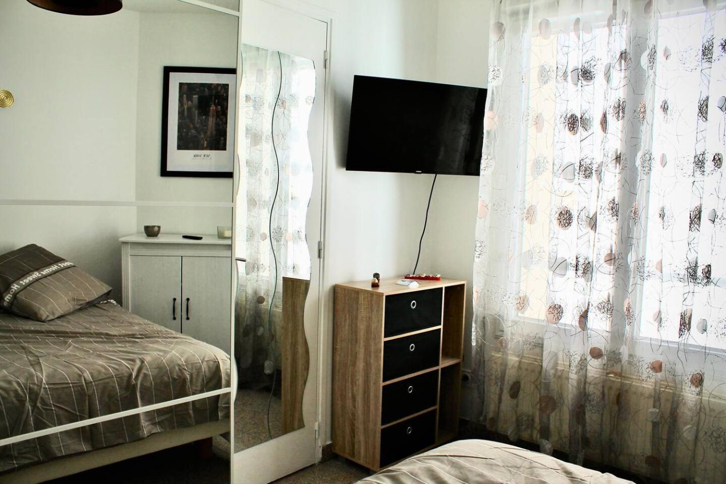 Gheddachi Apartamento Gentilly Exterior foto