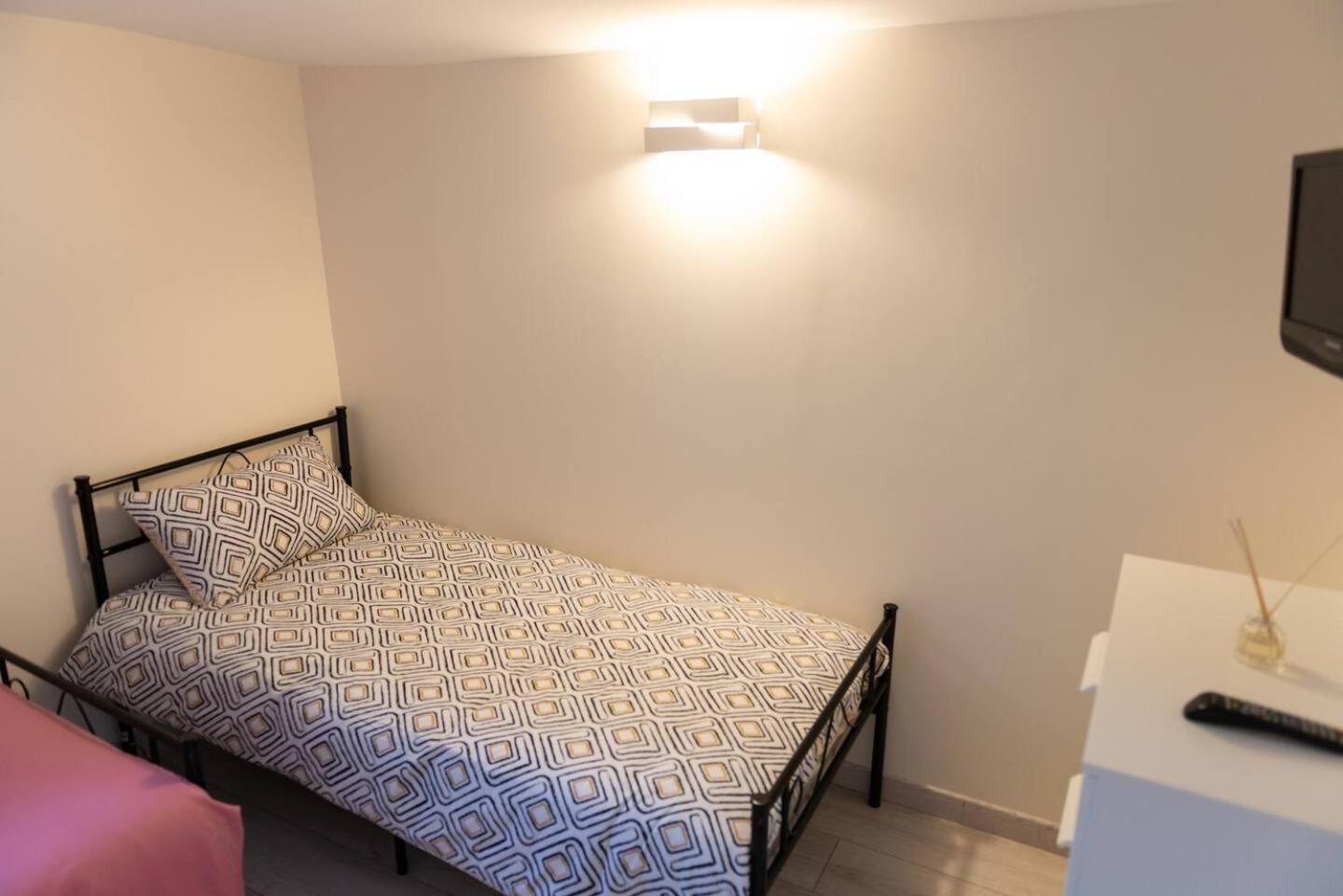Gheddachi Apartamento Gentilly Exterior foto