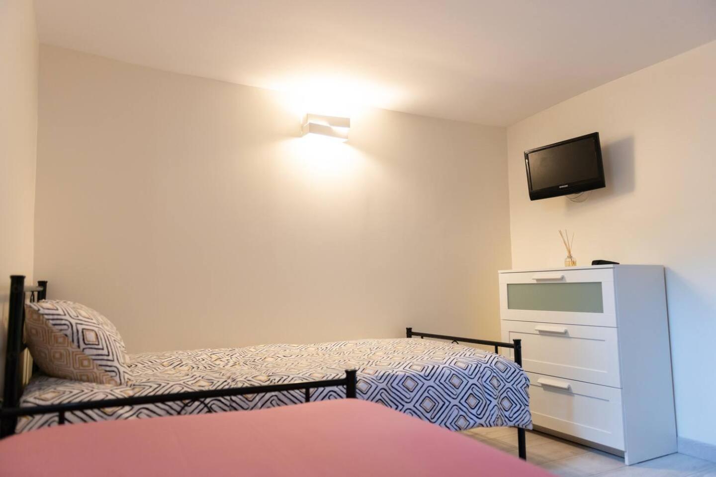 Gheddachi Apartamento Gentilly Exterior foto